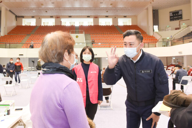 新竹市長林智堅：推長輩專屬疫苗施打三大貼心服務 共築防疫網