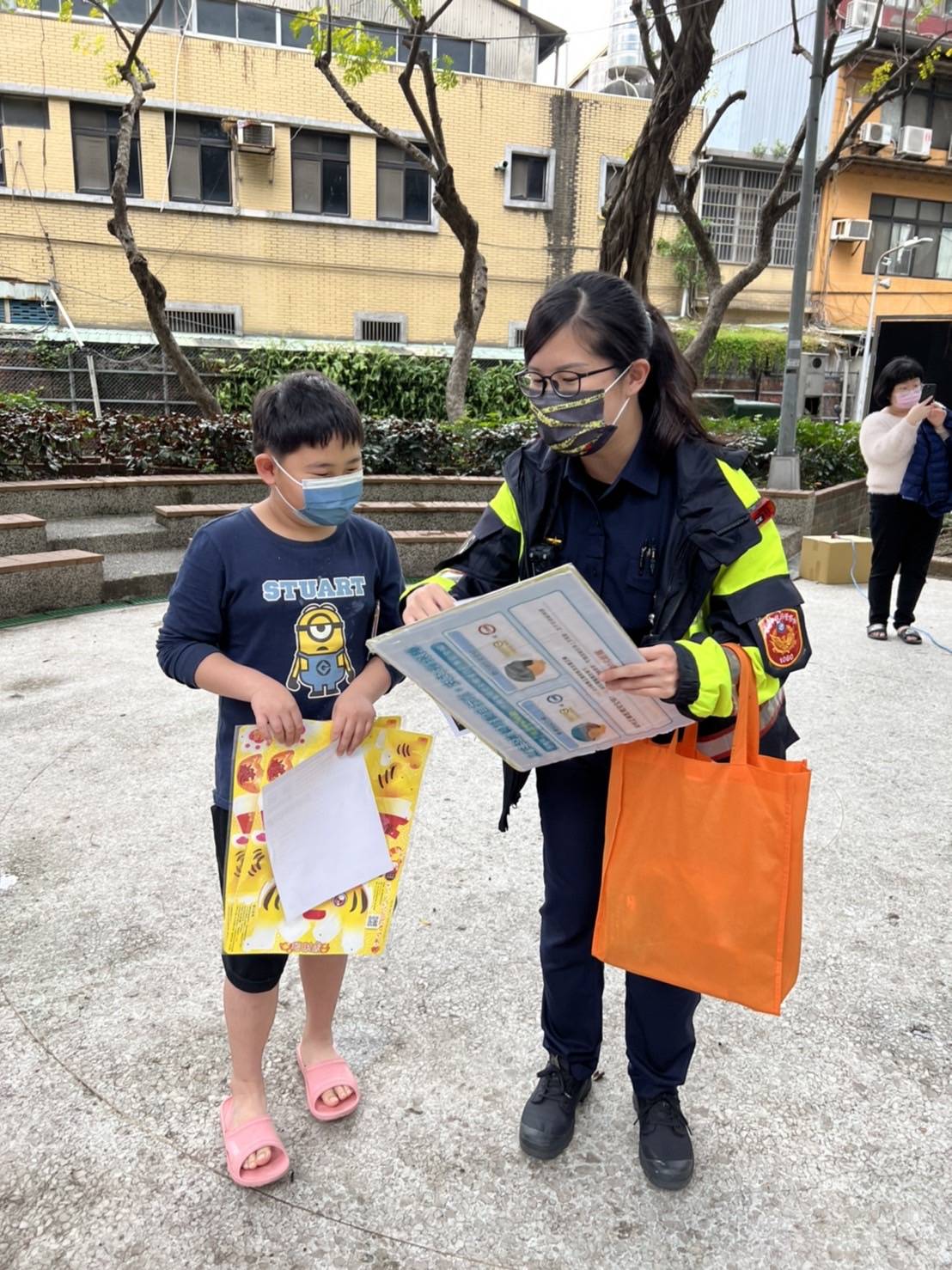 歡喜慶元宵 大同警猜燈謎結合交通宣導