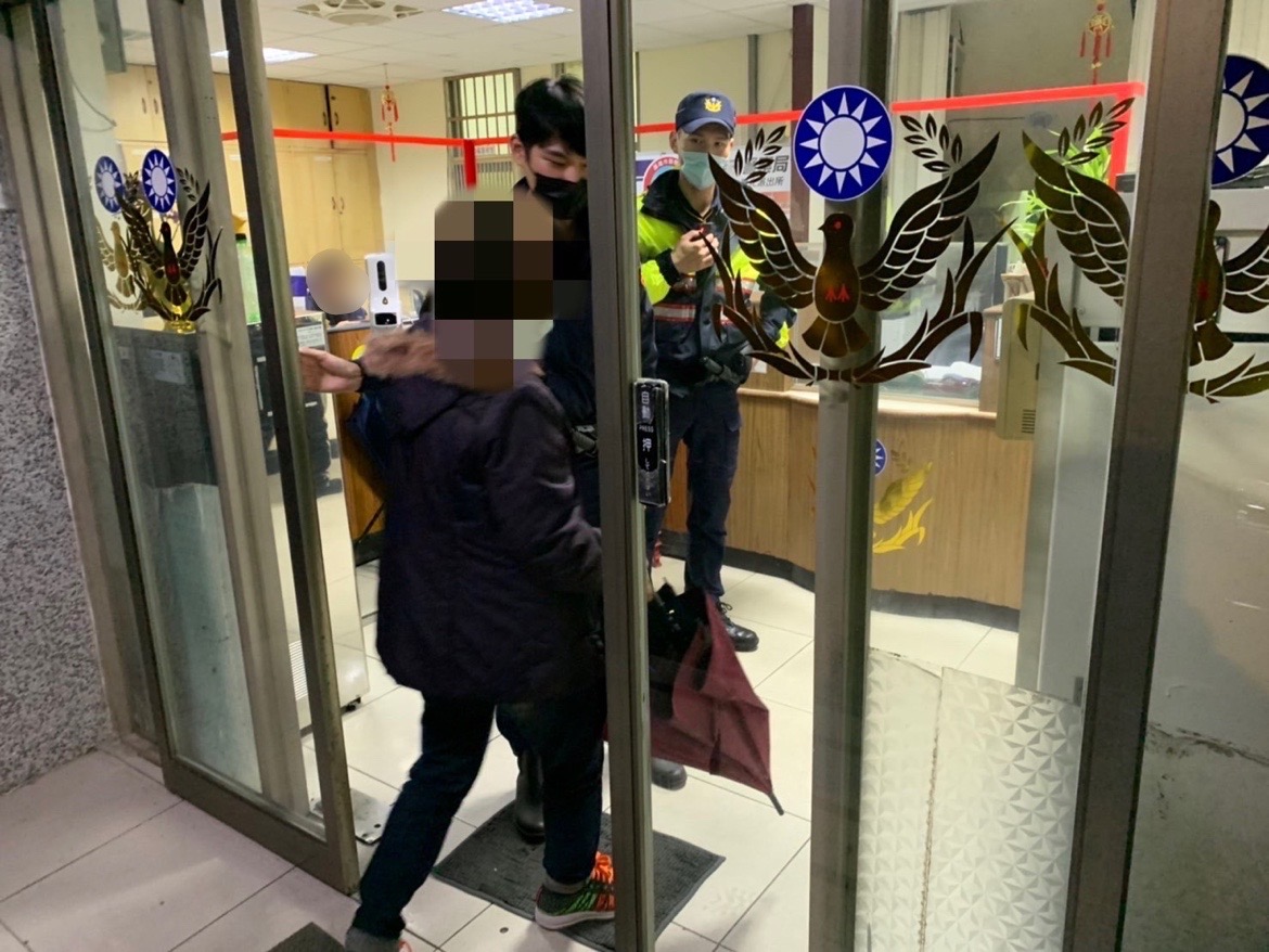 妻離家出走 夫求助警方協助 終獲團圓