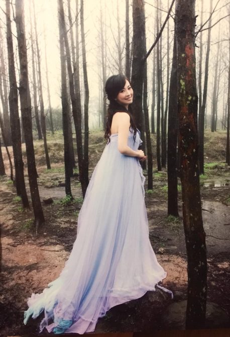 超凍齡！《麻辣鮮師》萬老師曬14年前婚紗照　網喊：怎麼都沒變？