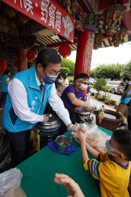 歡樂兒童節活動多 縣府推六重好禮 礁溪帶幼兒健行吃叭噗