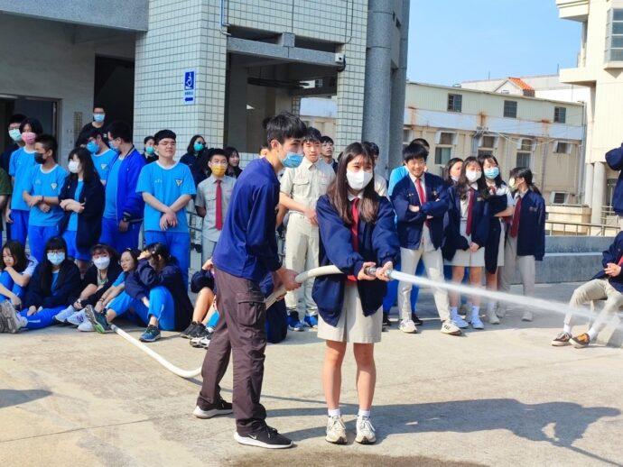 深耕防災教育 金門縣消防局辦理金門高中消防體驗