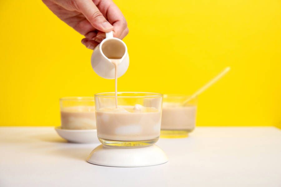 5hrs只能作20杯！「TEA TOP第一味」把杏仁甜品華麗變身 手作「杏福是奶茶」日限50杯要搶喝