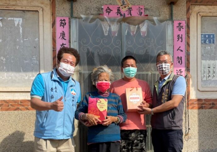 母親節快樂！金門縣政府團隊向高齡母親祝賀