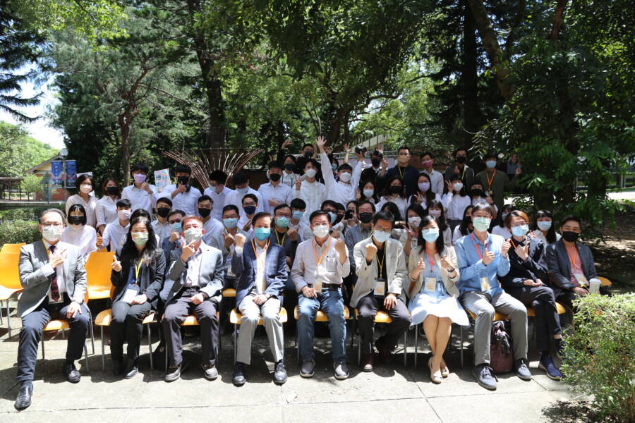東海大學工業設計系畢業展「P A – D A L u t i o n」 氣味旅行、未來公車、智慧防疫作品創意展出