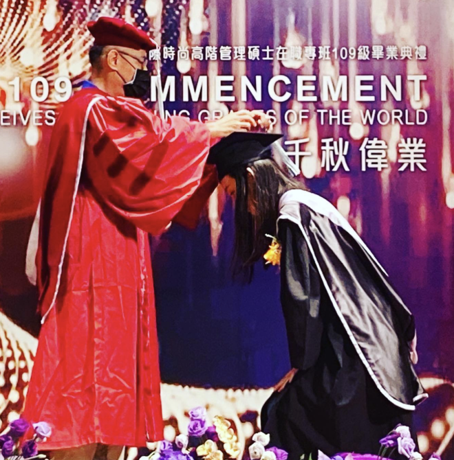 范范EMBA碩士畢業！黑人到場獻祝福　曝心聲：這兩年真的不容易 - 台北郵報 | The Taipei Post