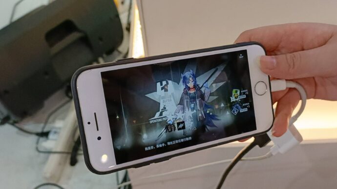 《明日方舟》 x「KIRABASE」打造夏日主題形象店 推出限定套餐及周邊