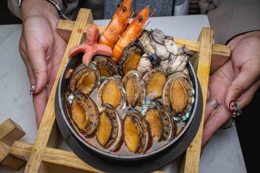 三重浮誇系美食「痛風鍋」夯！網友激推這一味