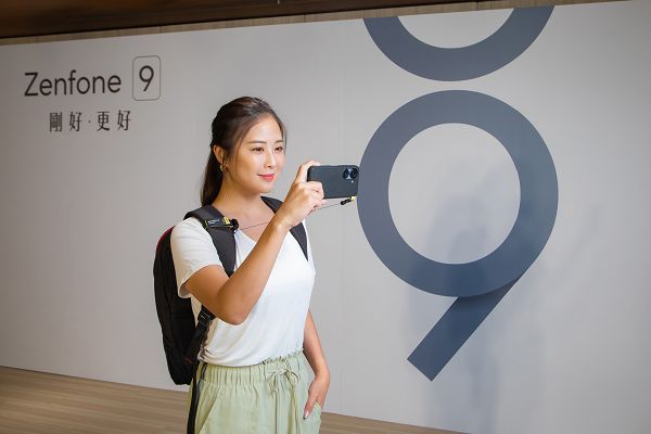 導入 Hybrid 雲台防手震提升拍照體驗　華碩正式發表 5.9 吋旗艦 Zenfone 9