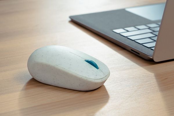 應用海中廢棄塑膠再製　微軟在台開賣環保「海洋滑鼠」