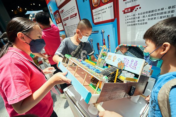 索尼創意科學大賞 10 周年成果展　創意急轉彎開啟玩具宇宙 - 台北郵報 | The Taipei Post