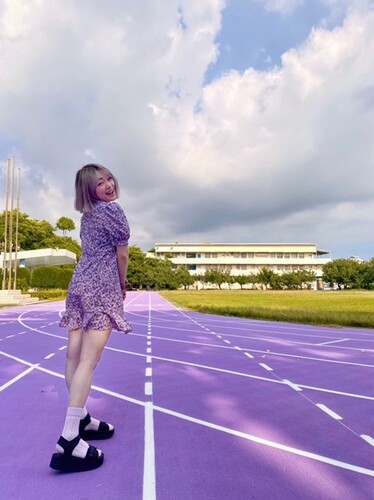 漾新聞|跑道變成「薰衣草」國境之南中芸國中最美的校園