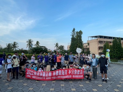 漾新聞|旗津國中師生攜手高科技公司淨灘除海廢 把污染源變能源