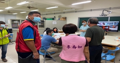 漾新聞|校長公然陪同議員進入校園班親會拉票？民眾不滿檢舉　劉家榮律師要教育局查明議員道歉