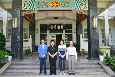 漾新聞|柯志恩拜訪天主教會高雄教區獲得總主教勉勵