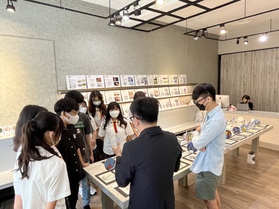 漾新聞|樹德家商廣設科翻轉高雄人孔蓋 「雄蓋讚」駁二展現新的城市美學