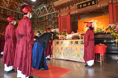 漾新聞|陳其邁主祭紀念至聖先師孔子2572週年誕辰 外籍交換生參加很新鮮