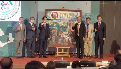 漾新聞|影》賴清德主持中山大學醫學院揭牌 期許培養「三人」的良醫