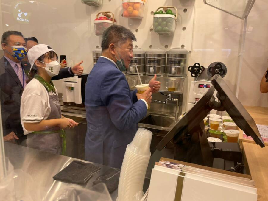 加盟展百大品牌推優惠 雙北市長候選人站台挺連鎖產業