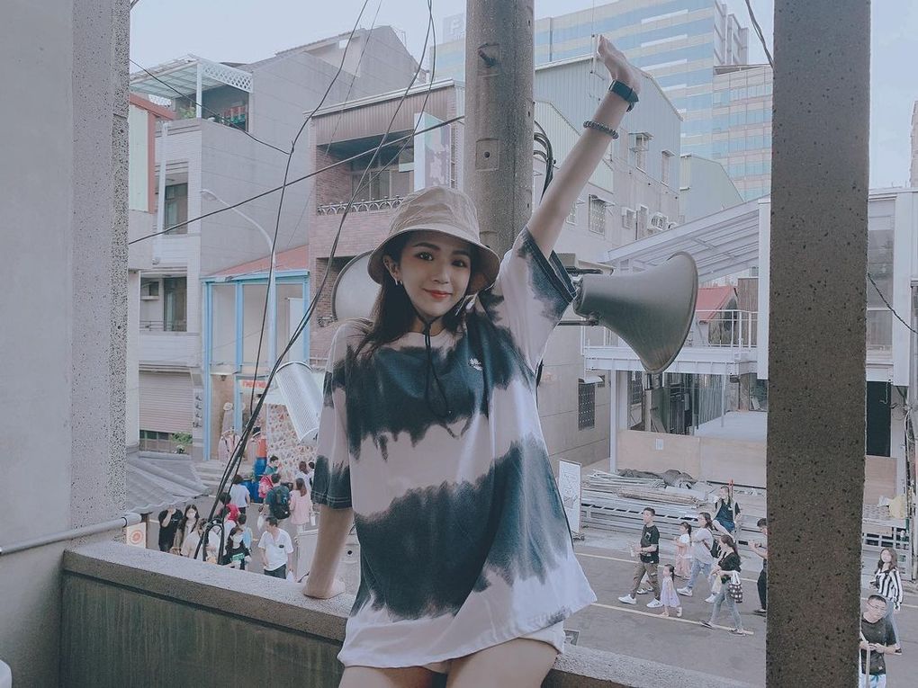 網友私心大推薦的仙女空姐「比比」不只仙還帶點俏皮可愛感：不准妳當仙女只准當我的女神
