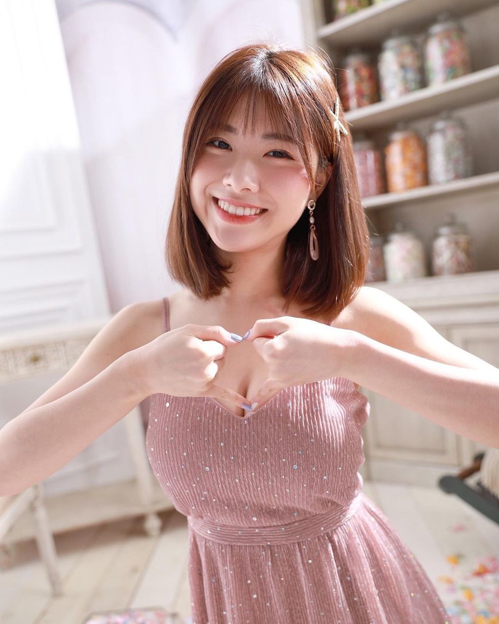 原富邦啦啦隊甜美逼人「橘ㄦ」笑容滿點網友都被甜進心坎裡：心裡還藏著一隻小惡魔