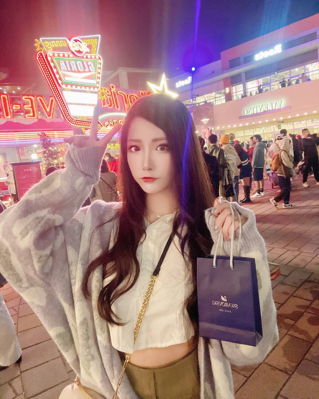 初戀感展場天使「Angel 桃桃兒」女友力點滿的小可愛，長直髮整個太對人胃口
