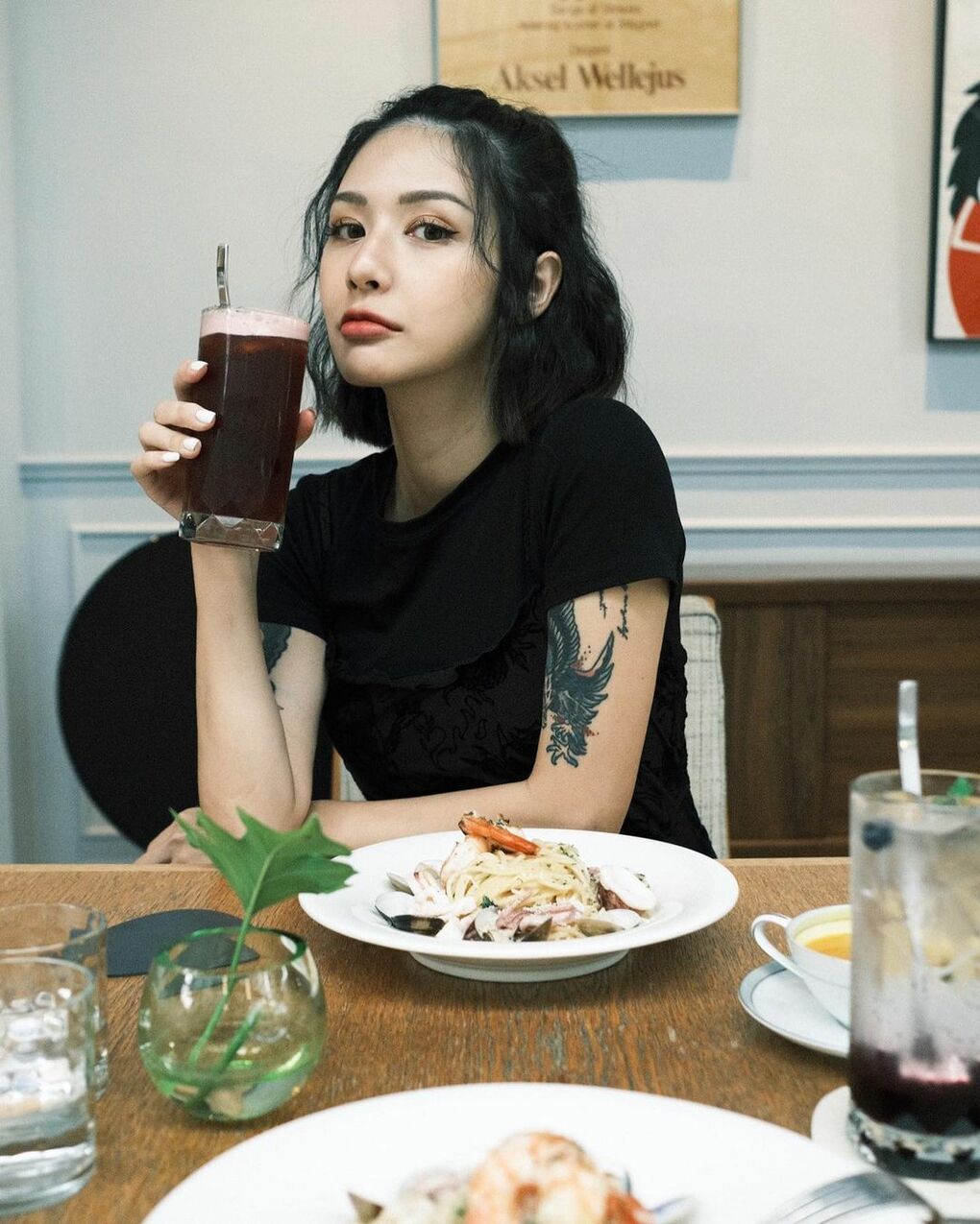 這個世界上還有什麼可以相信！超美時尚媽咪「Dolphne」絕美顏值加超好身材 說是大學生我都相信