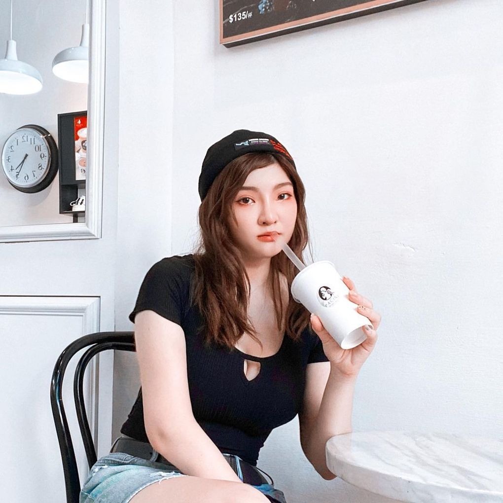 爆乳正妹「Finnie Yang」根本就是洋娃娃！立體的歐美五官直接美瘋大家：根本人生勝利組