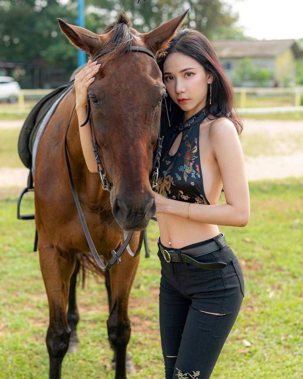 馬來西亞的御姐型美女「沛妤」甜膩笑容看的心融化 身材比例過於完美：可以照顧我嗎