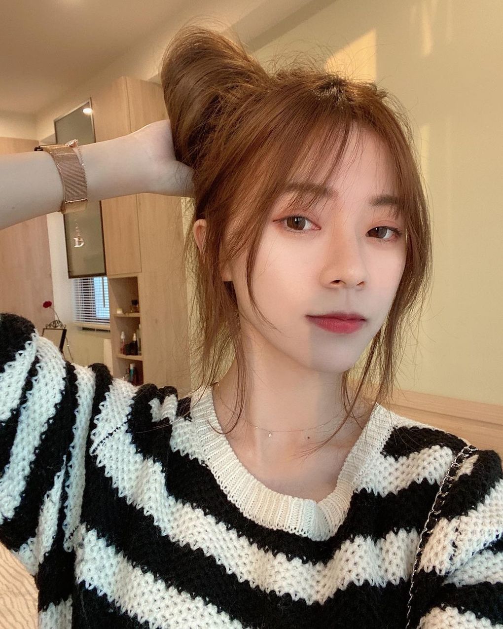 看一眼就陷入熱戀！「友美子 棠棠」甜美臉蛋讓人忍不住一看再看，多希望女神是我女友
