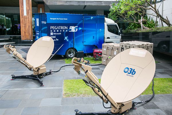 展示國產 5G O-RAN 應用成果 微軟攜手和碩推出全球首台移動式 5G 專網系統 展示國產 5G O-RAN 應用成果 微軟攜手和碩推出全球首台移動式 5G 專網系統