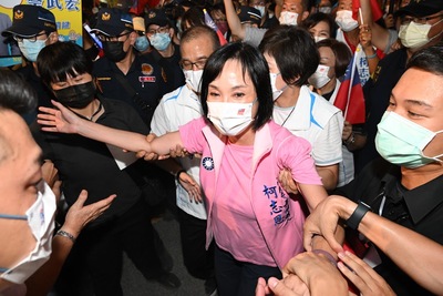 漾新聞|影》柯志恩首場誓師大造勢五萬民眾力挺 柯志恩哽咽發誓一定幫高雄人民拼好日子