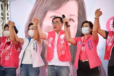 漾新聞|柯志恩首度同台李四川 原來是為議員助選催票