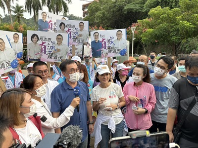 漾新聞|李四川與柯志恩合體登觀音山 川伯呼籲高雄人民支持柯志恩讓藍天再現