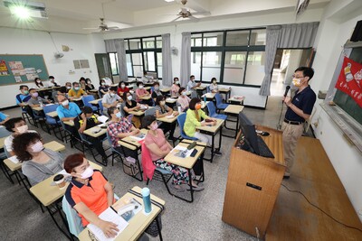 漾新聞|高大樂齡大學開學 與社區共好勉長者樂活學習活躍老化