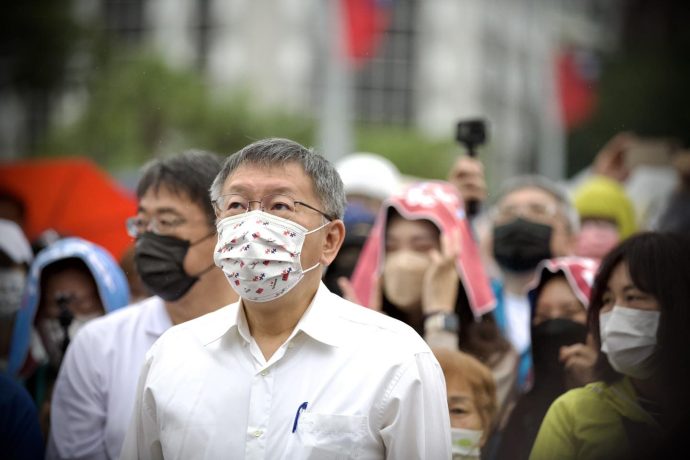 批陳時中跟民進黨 柯文哲：吃香喝辣特權用民主自由糖衣包裝
