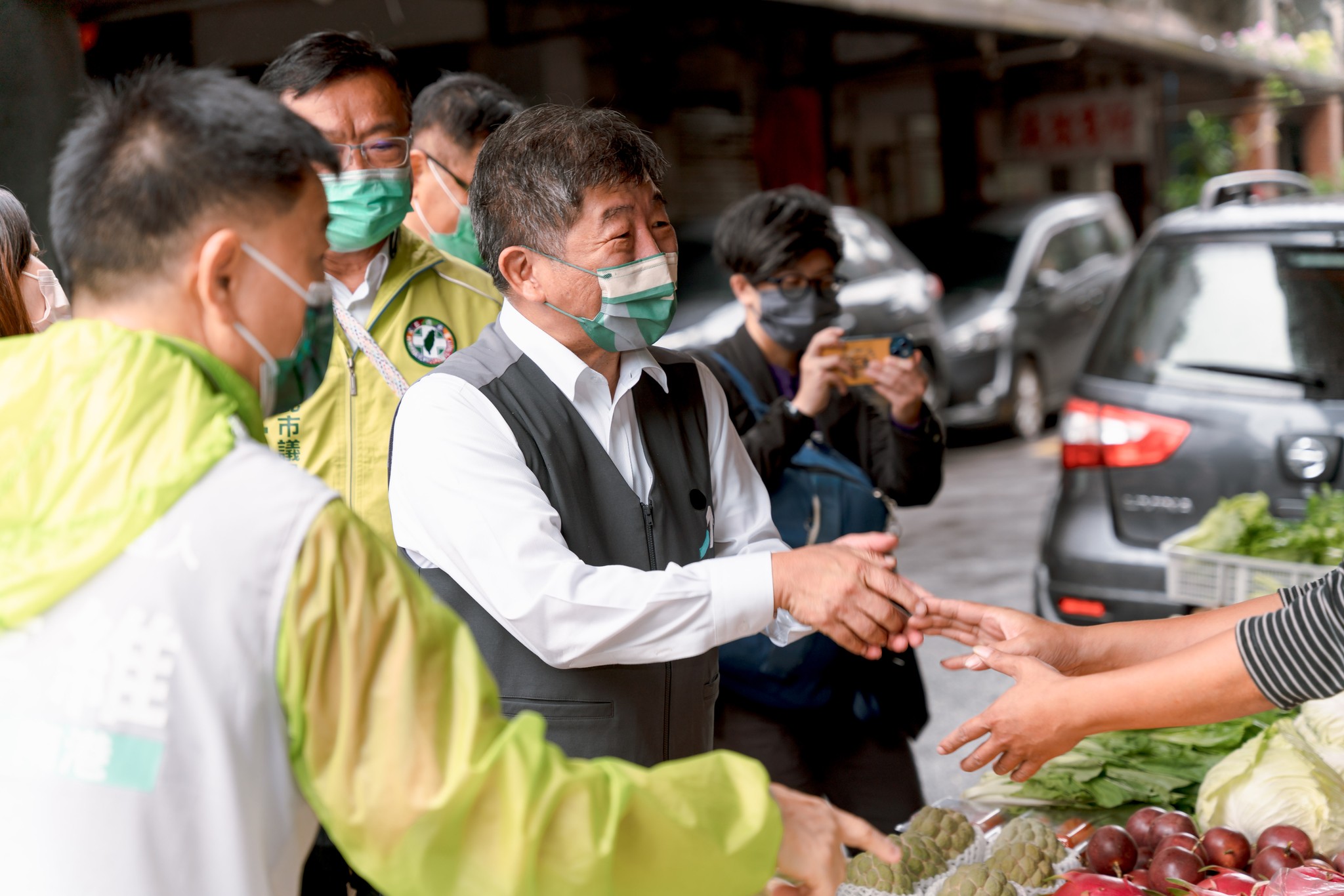 陳時中被攤商嗆「不懂百姓的苦！」 資深媒體人這樣評論他的驚人反應