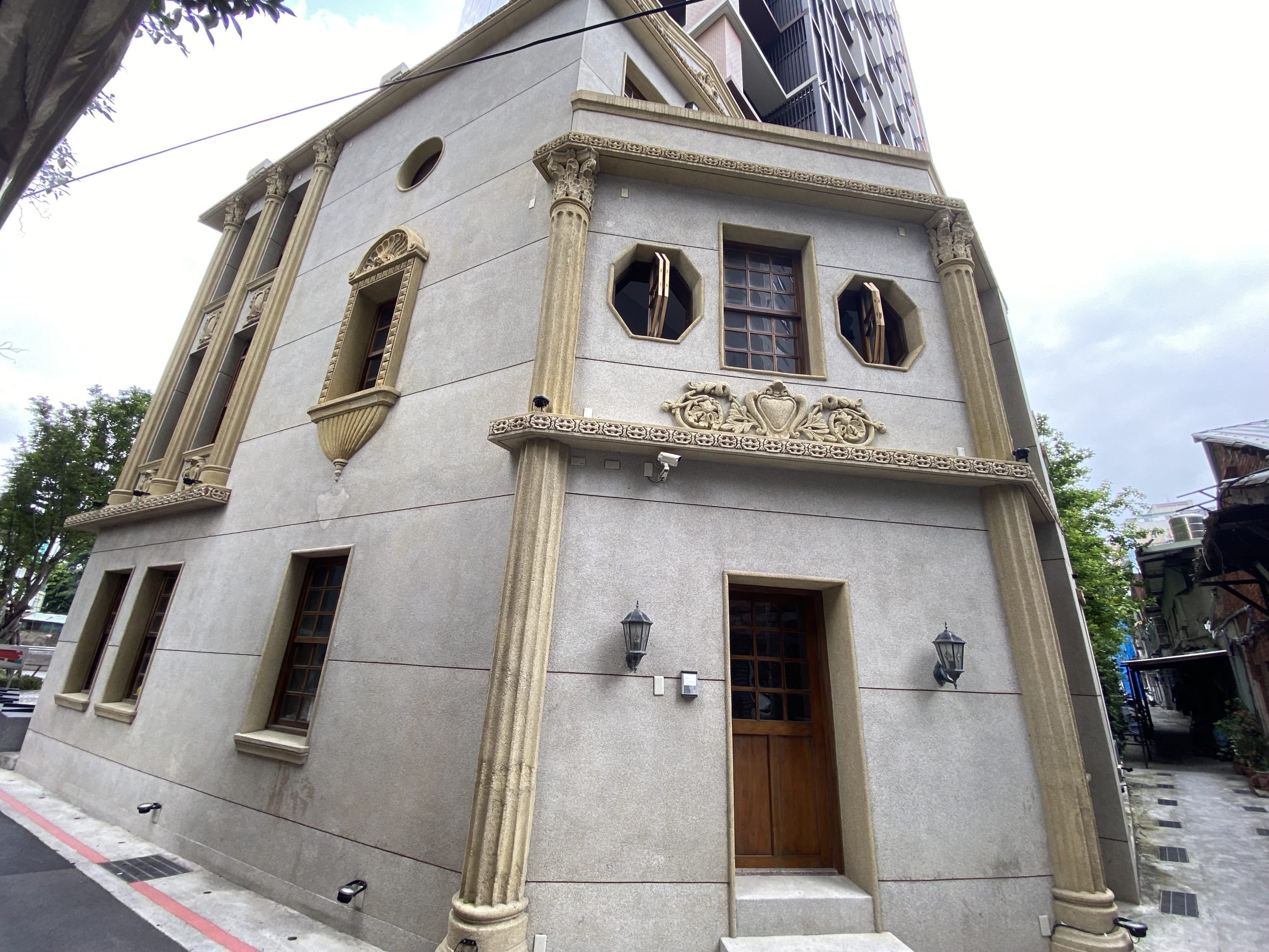 歷史建築「青雲閣」正式開幕 昔日遊廓街區華麗轉身 公私協力重建文化資產新生命
