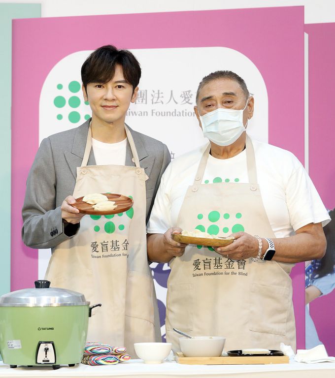 推動視障生活重建服務計劃　愛盲基金會代言人李國毅矇眼挑戰最難家事