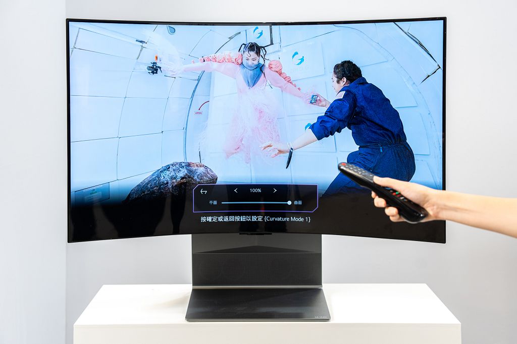 LG 聯手ART TAIPEI 打造 MIT 15 周年特展　97 吋 OLED 4K 電視與首款可調式曲面 OLED 首度亮相