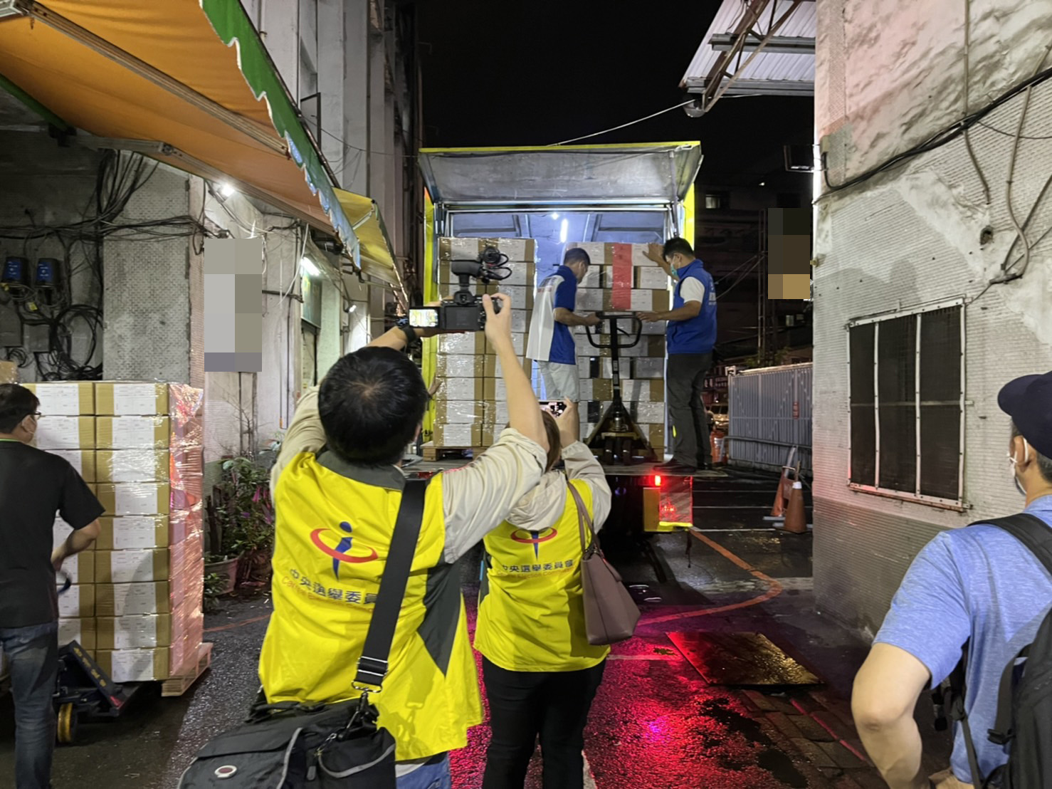 投票日在即！北市保大警嚴密「護票」防外流　印刷廠周邊重兵戒備