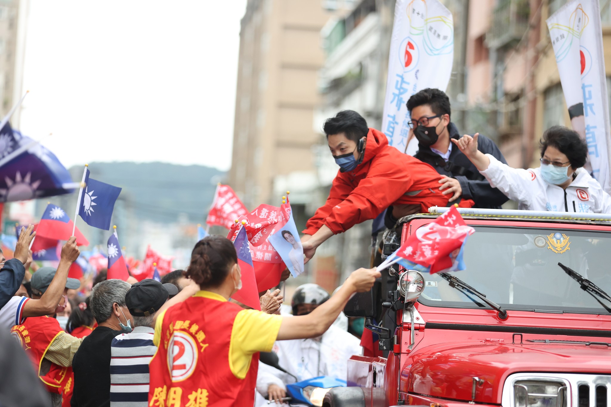 蔣萬安承諾 如果當選將採納陳時中、黃珊珊的好政見 延續柯文哲任內好政策