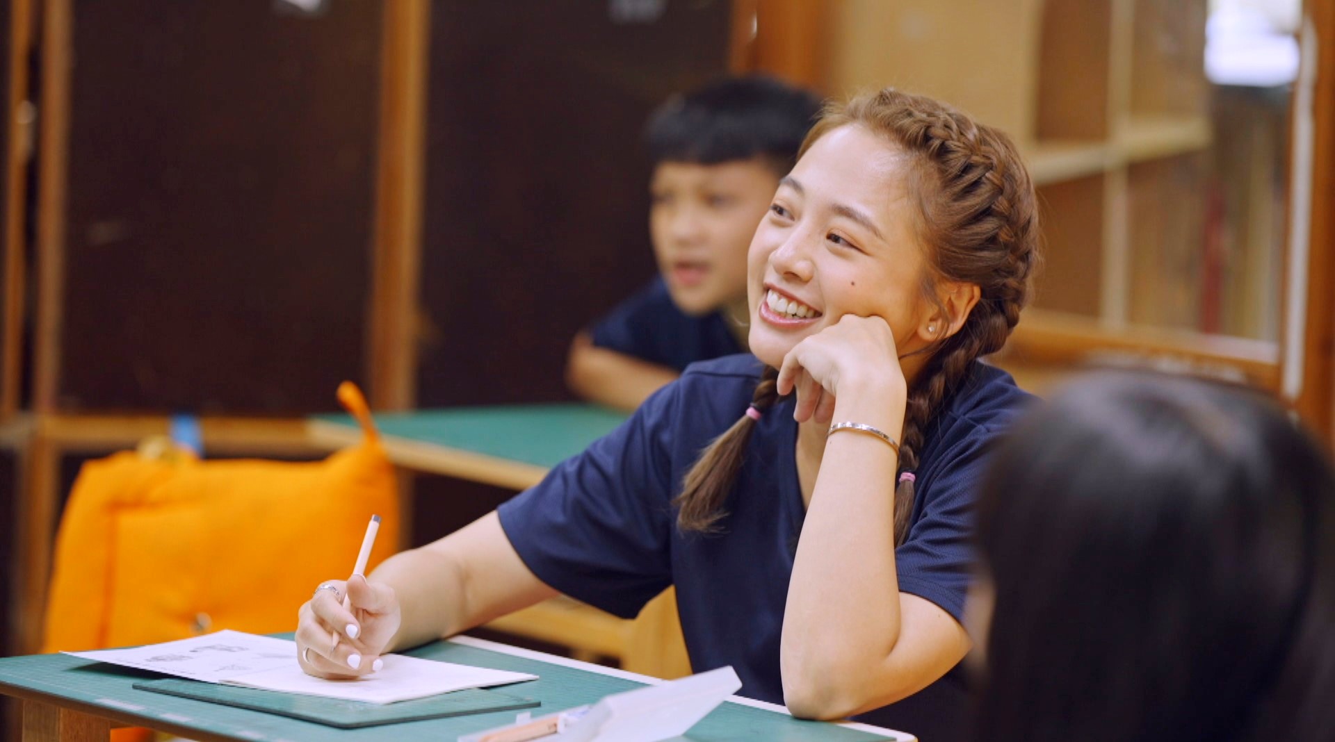 吳映潔重回小學三年！同學秒抓她弱點　頭皮發麻「秒變臉」
