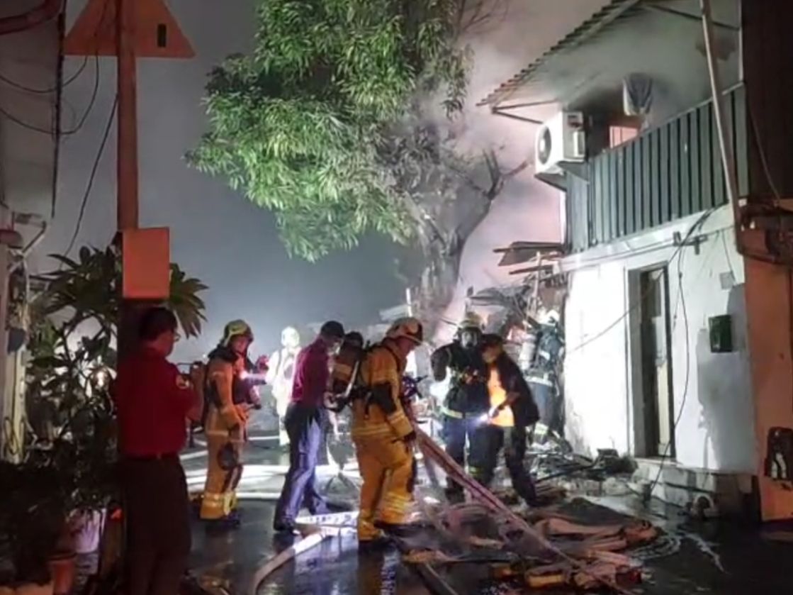 今夜最新/高市鼓山區木造民房火警 無傷亡