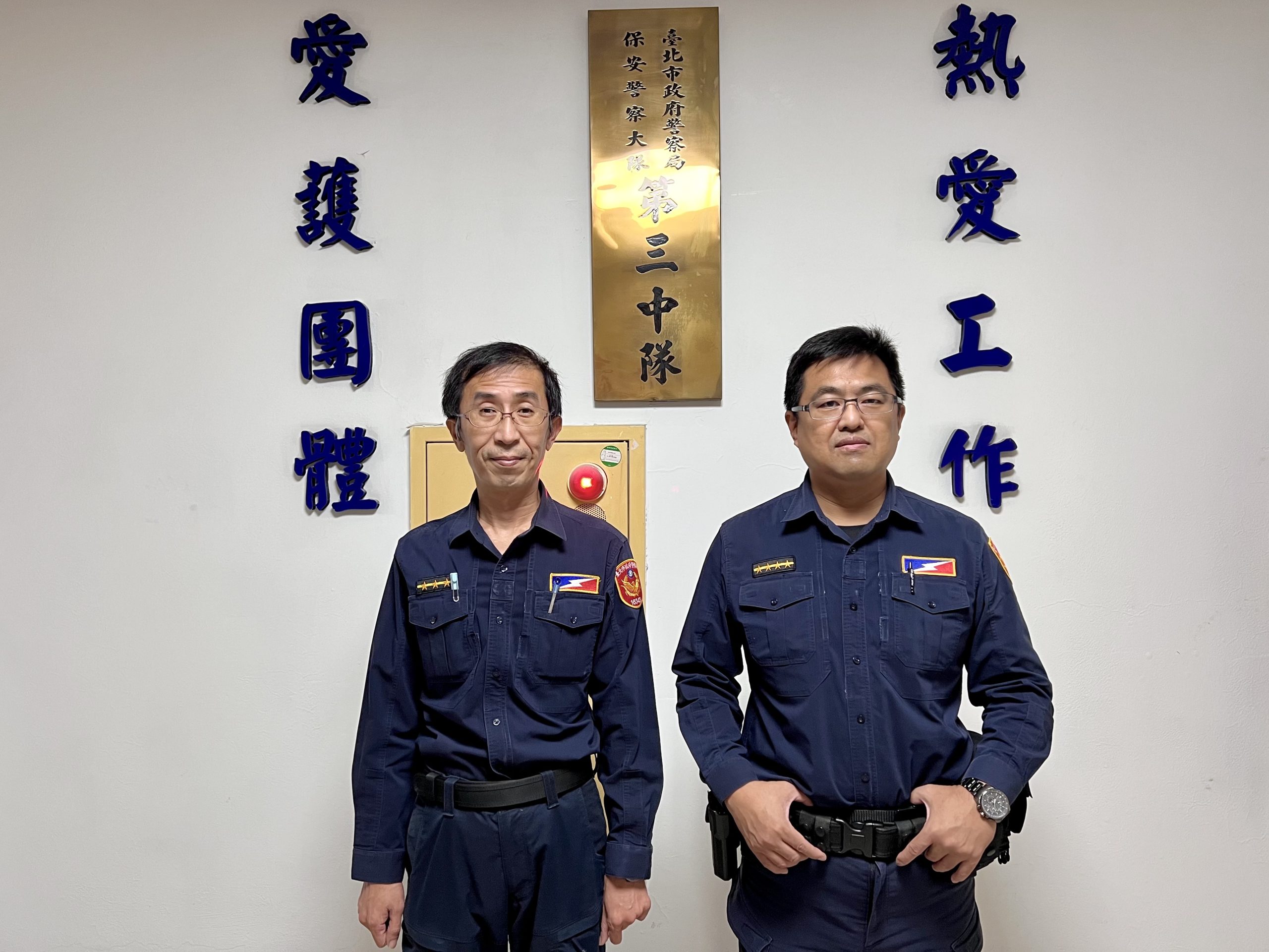 二寶媽上路突爆胎！保大暖警助脫困　授爆胎自保5措施