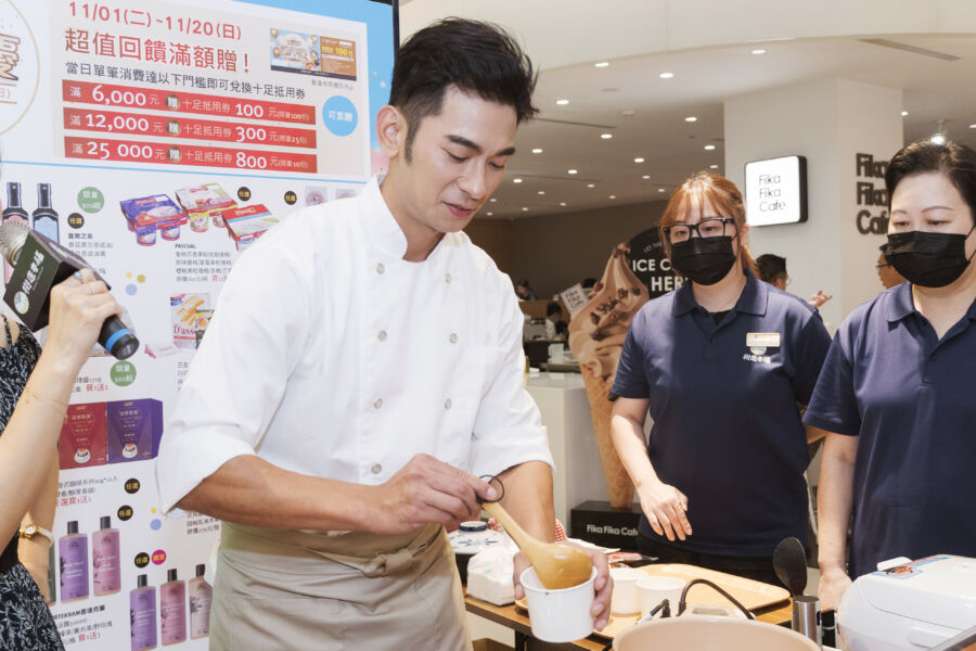 亮哲擔任一日店長　變身大廚現場秀廚藝