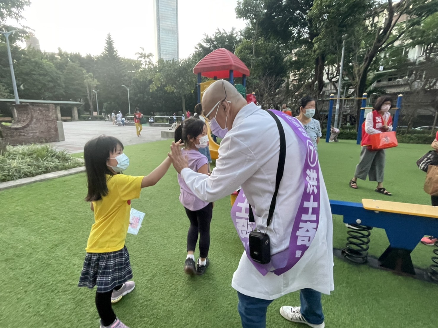 如何提升北市生育率？洪士奇：醫療、補助、輔導三管齊下