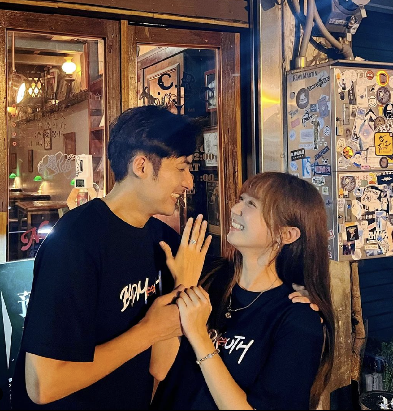 李運慶求婚成功！洪詩甜曬超大鑽戒　親告白：很幸福