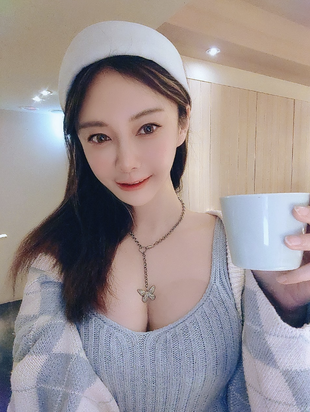 文藝女神「可人」智慧美貌兼具　曾任聽障奧運手譯工作人員