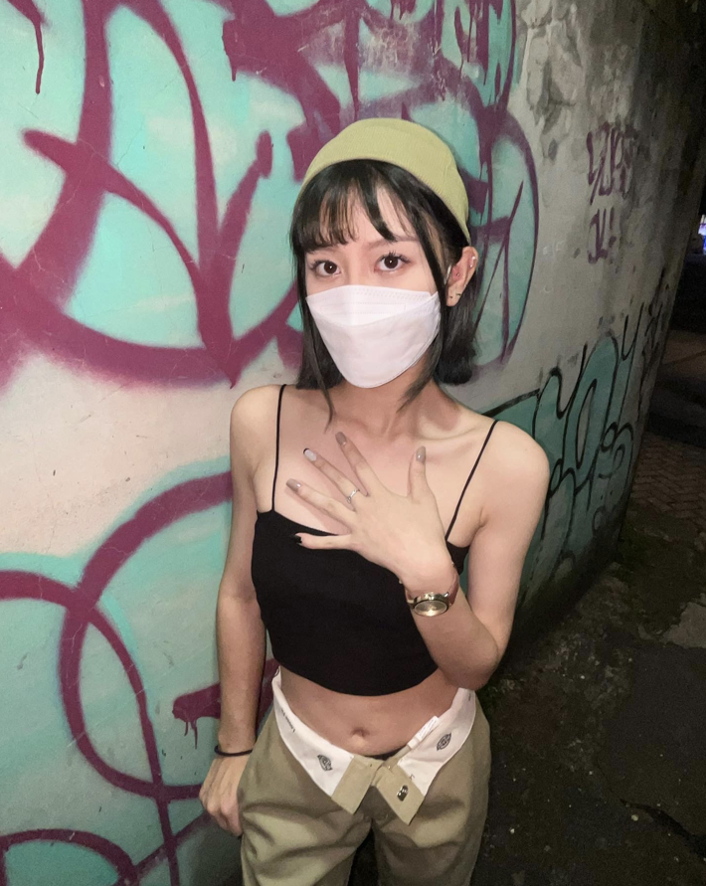 19歲清秀女孩「淯淯」曬白皙大長腿　夢想創業擁自己的店